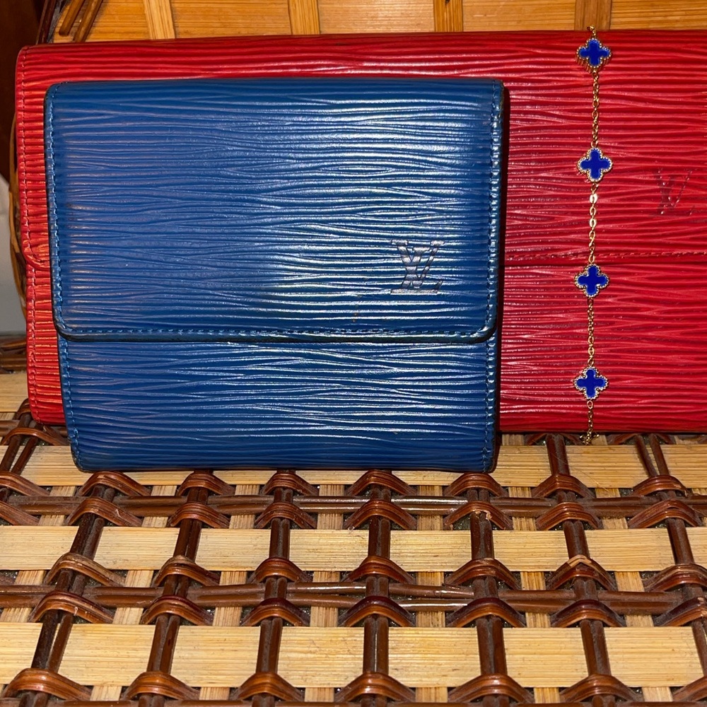 💙Louis Vuitton Epi Blue Wallet💙